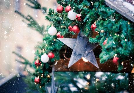 Weihnachtsmarkt in Glarus und Adventsdorf Rapperswil